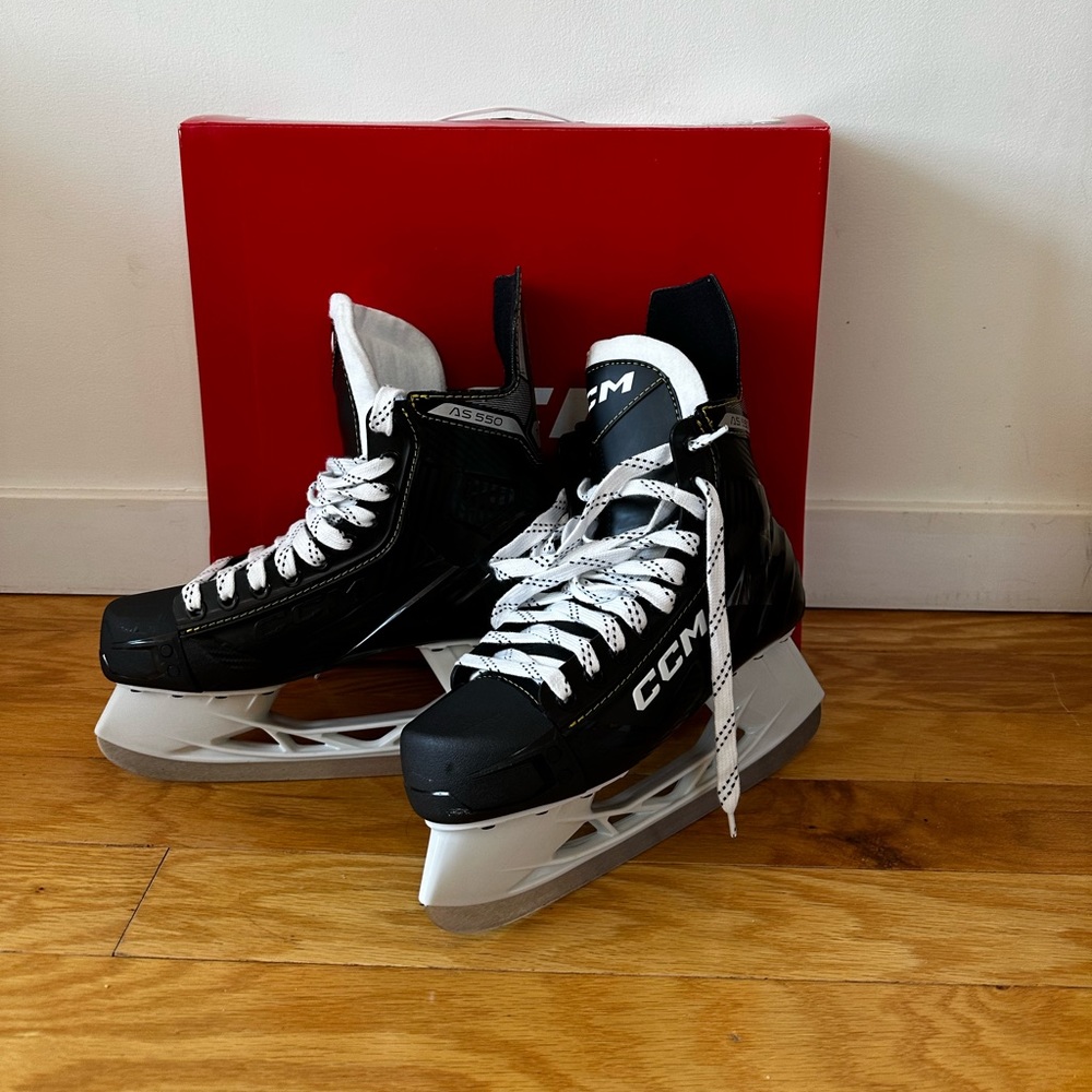 CCM hockey skates